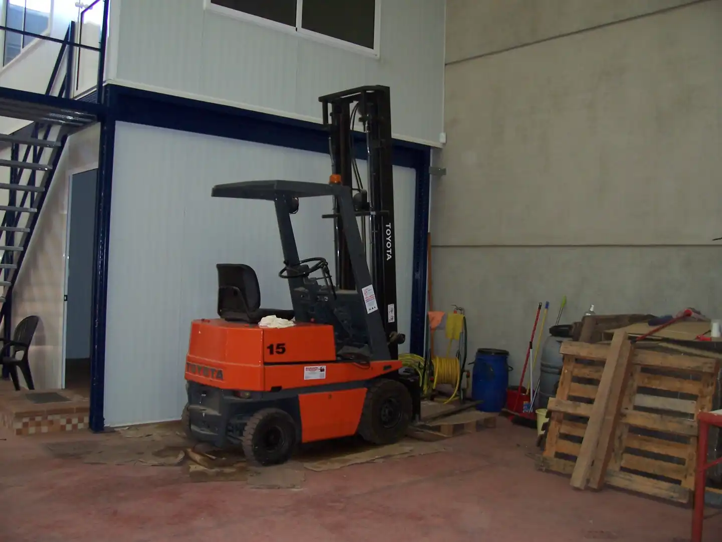Parking de Nave industrial en venta en La Palma del Condado con Alarma