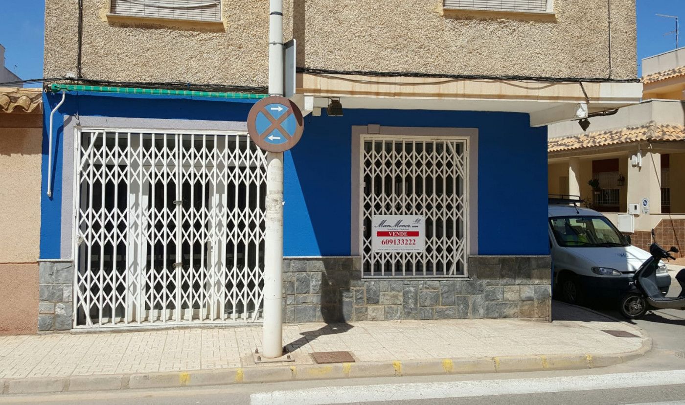 Vista exterior de Local en venta en Cartagena