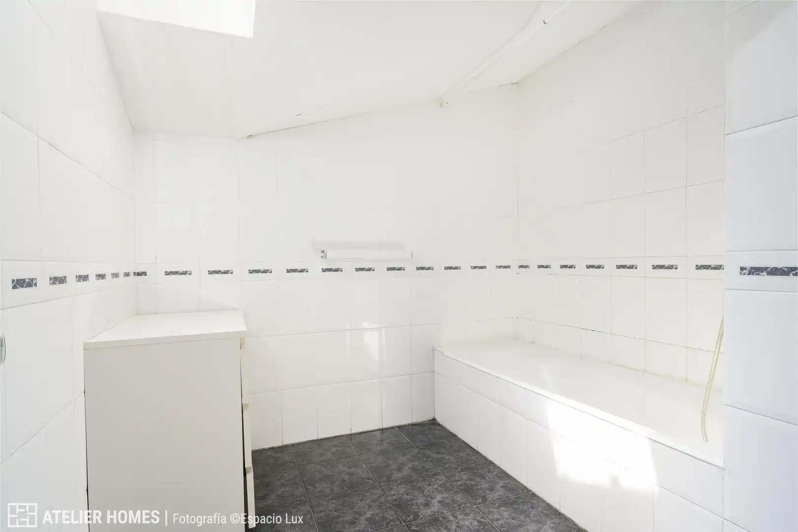 Baño de Ático en venta en Zaragoza con Calefacción, Parquet y Terraza