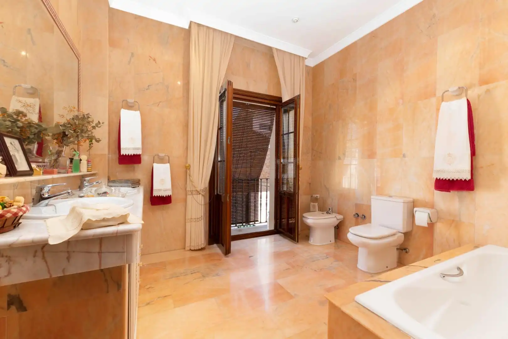 Badezimmer von Einfamilien-Reihenhaus zum Verkauf in La Roda de Andalucía mit Heizung, Abstellraum und Balkon