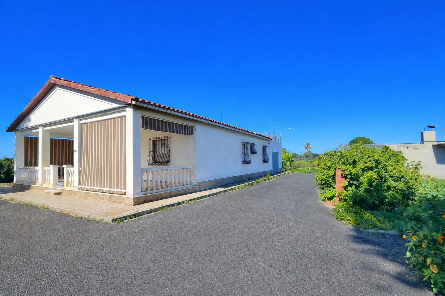 Vista exterior de Casa o xalet en venda en Elche / Elx amb Terrassa, Traster i Moblat