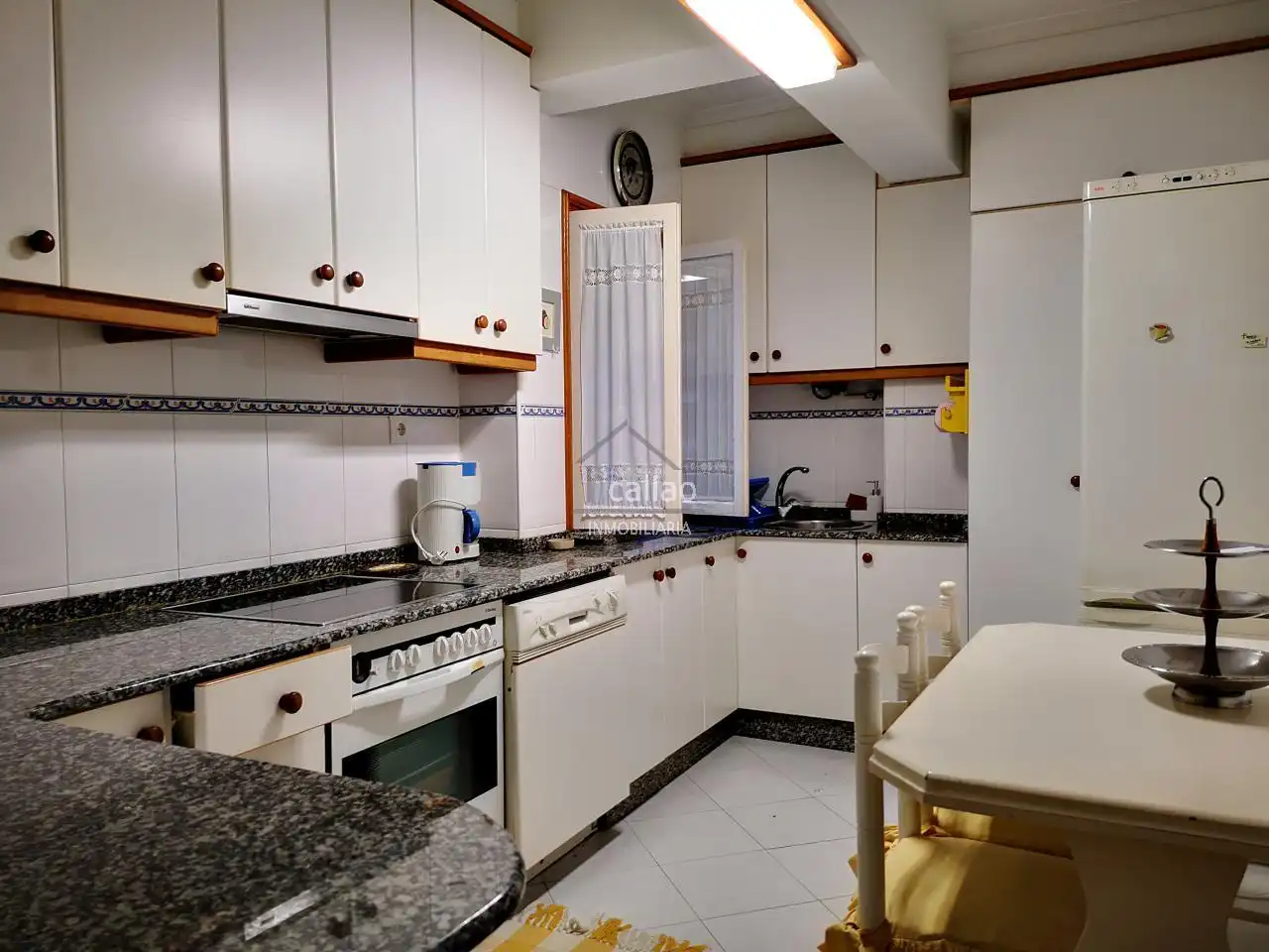 Kitchen of Flat for rent in Ferrol  with Heating, Parquet flooring and Storage room