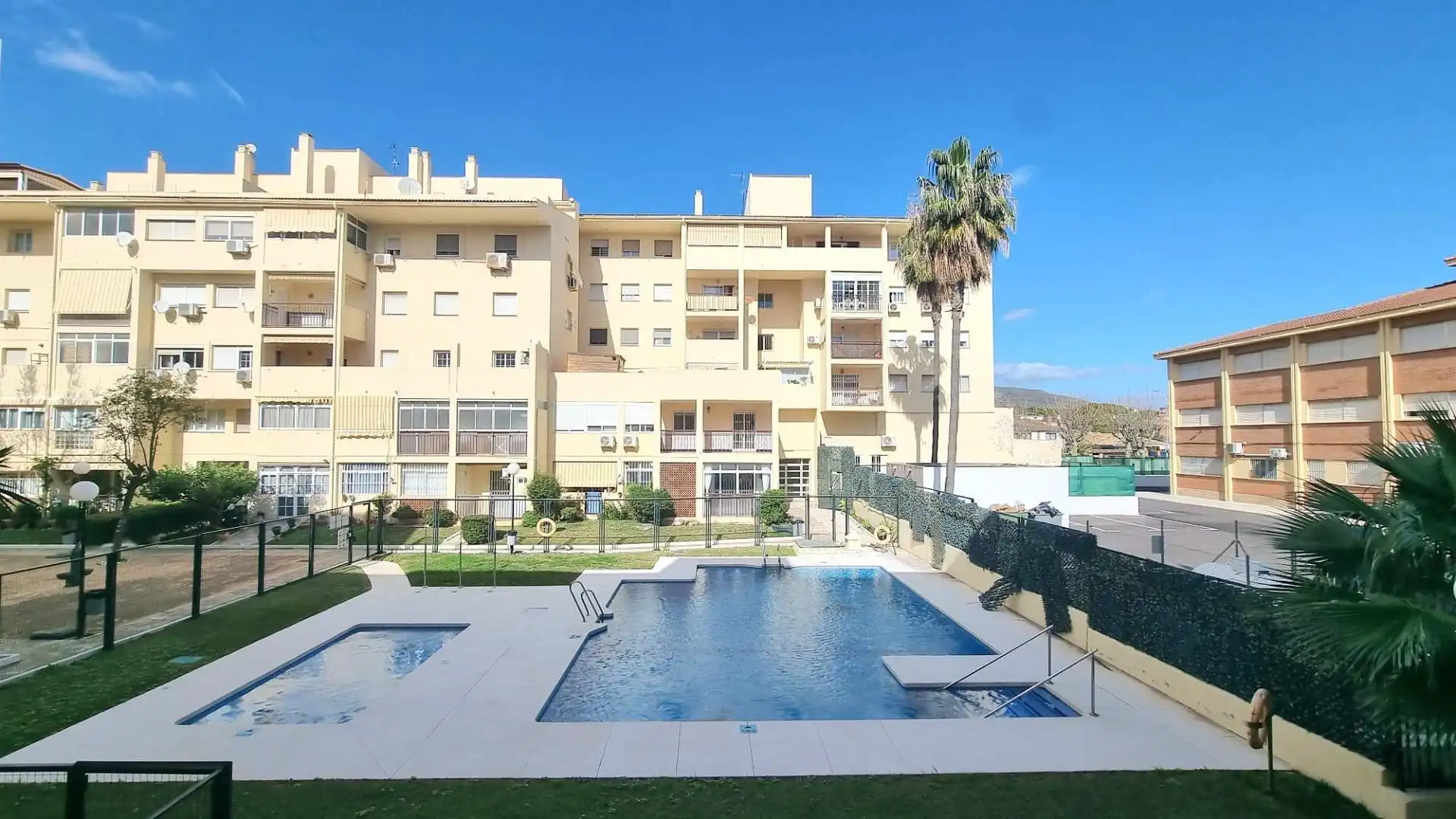 Vista exterior de Pis en venda en Benalmádena amb Aire condicionat, Terrassa i Moblat