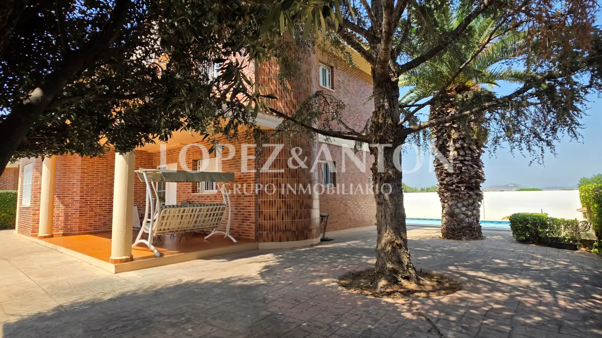 Vista exterior de Casa o chalet en venta en L'Eliana con Aire acondicionado, Calefacción y Jardín privado