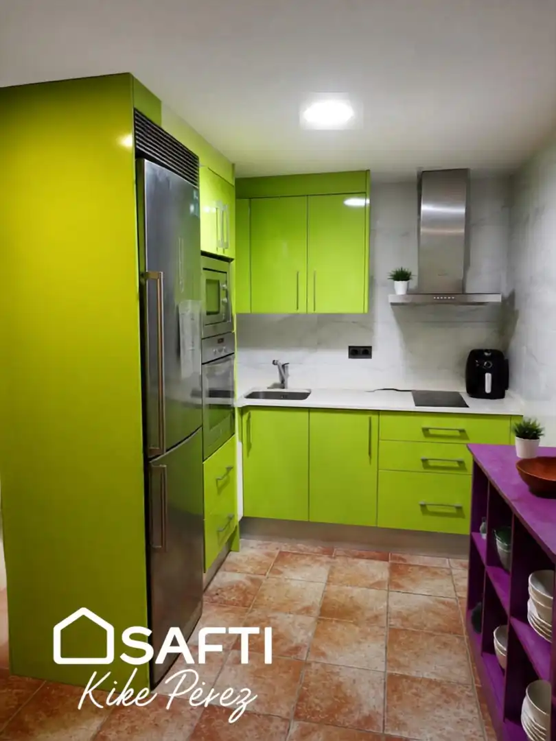 Cuina de Casa o xalet en venda en Rubí amb Terrassa, Piscina i Moblat