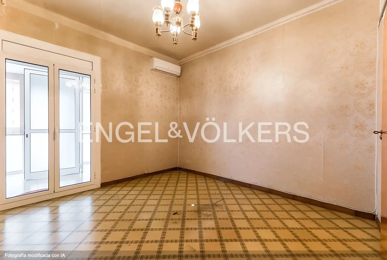 Wohnung zum Verkauf in Barcelona mit Klimaanlage, Heizung und Terrasse