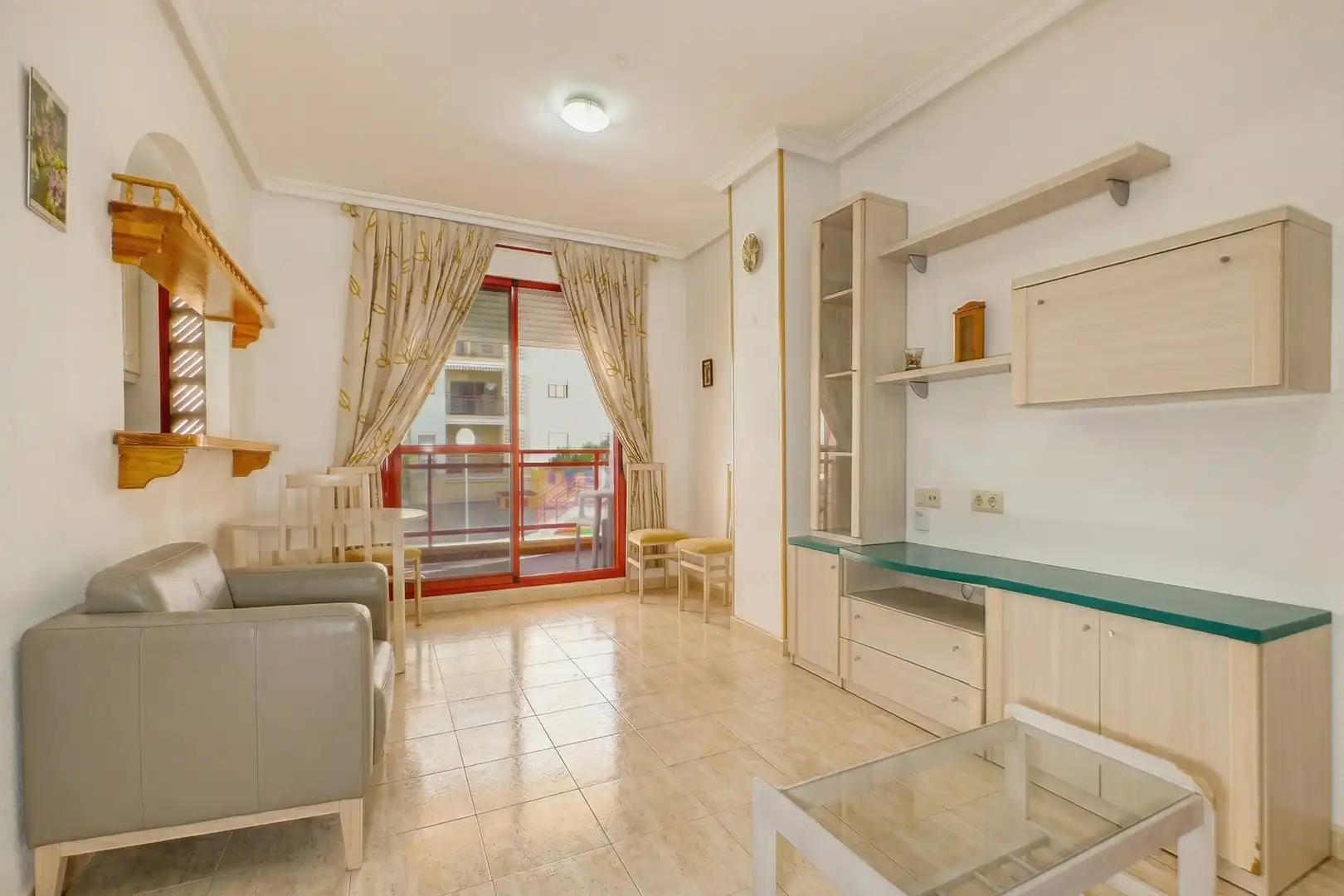 Vista exterior de Piso en venta en Villajoyosa / La Vila Joiosa con Terraza, Horno y Piscina comunitaria