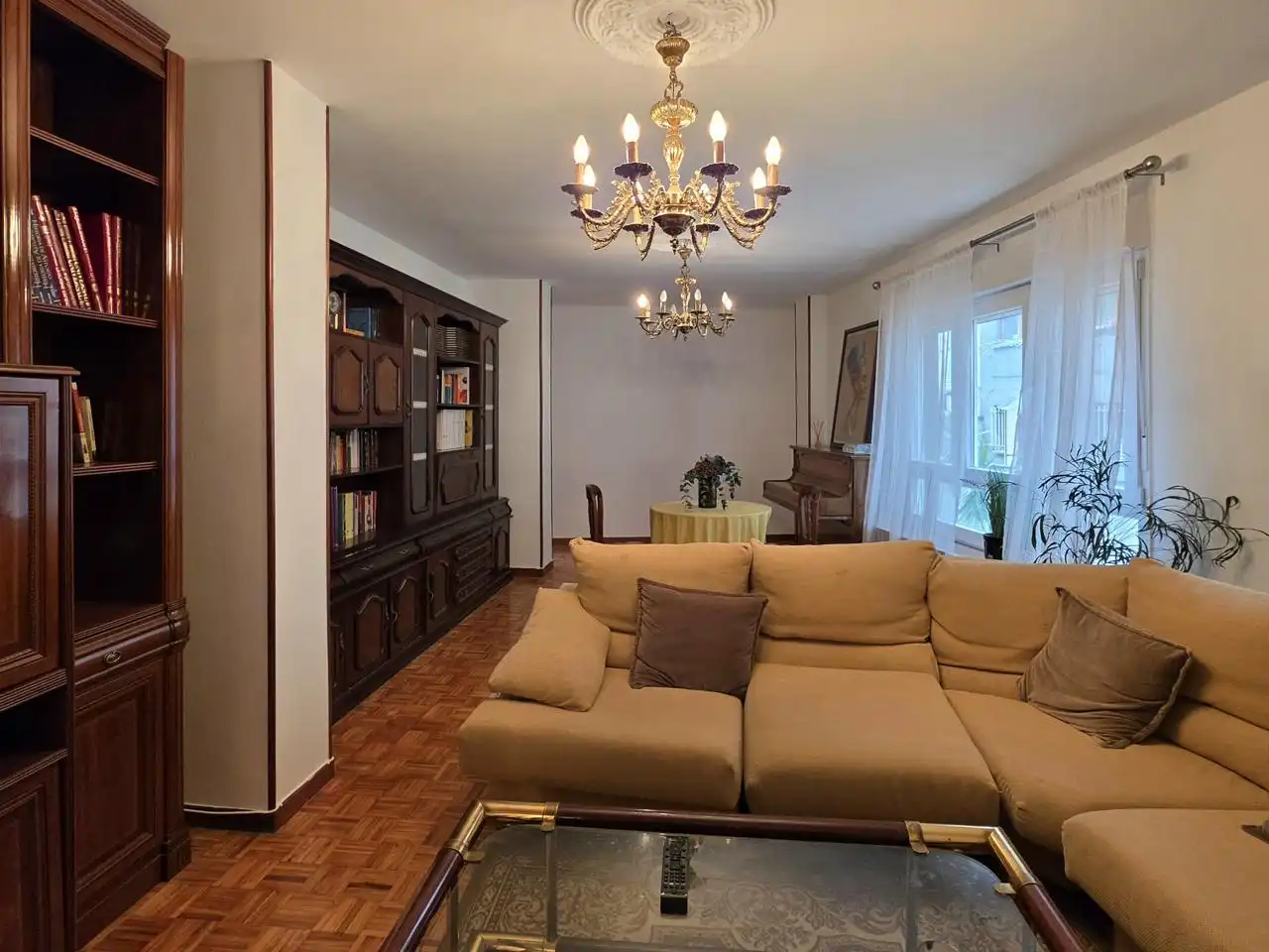 Sala de estar de Piso de alquiler en Oviedo  con Calefacción y Amueblado