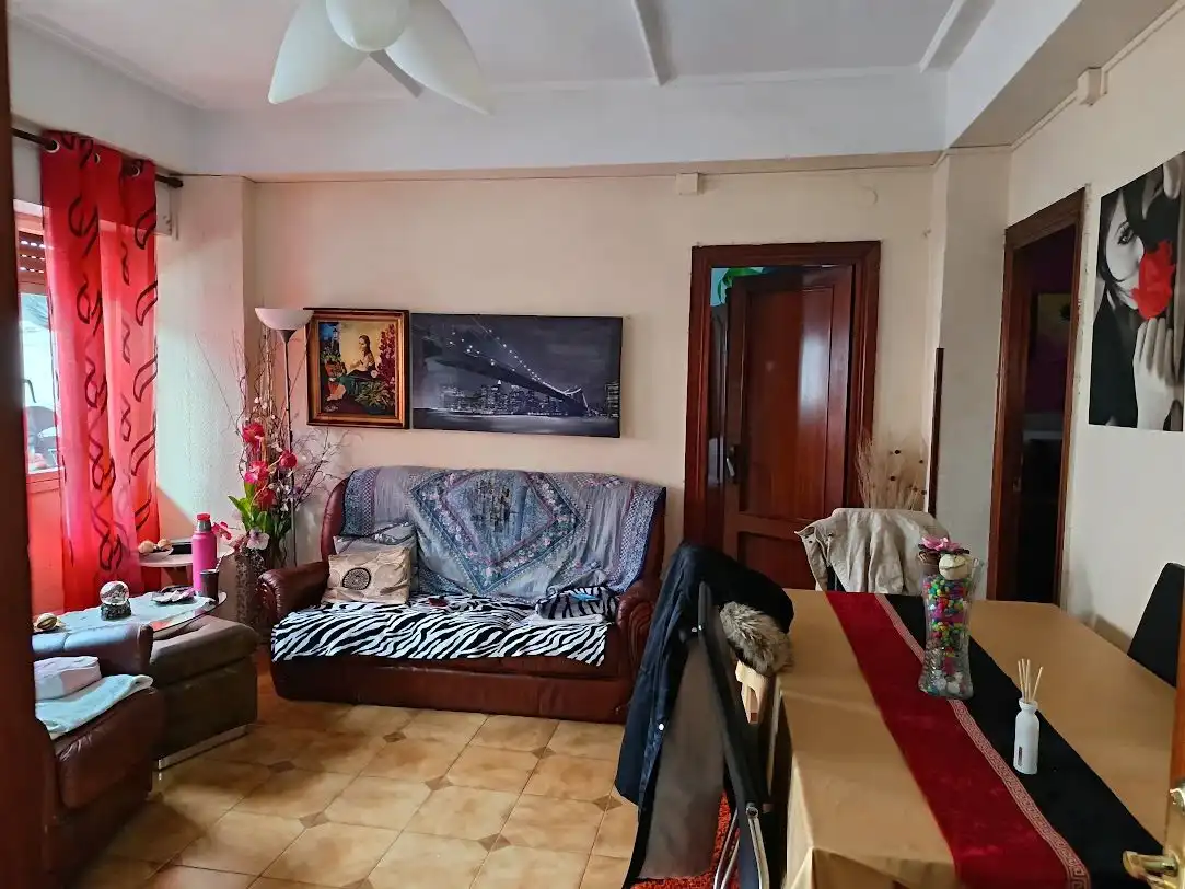 Sala d'estar de Pis en venda en Gijón  amb Calefacció, Terrassa i Traster
