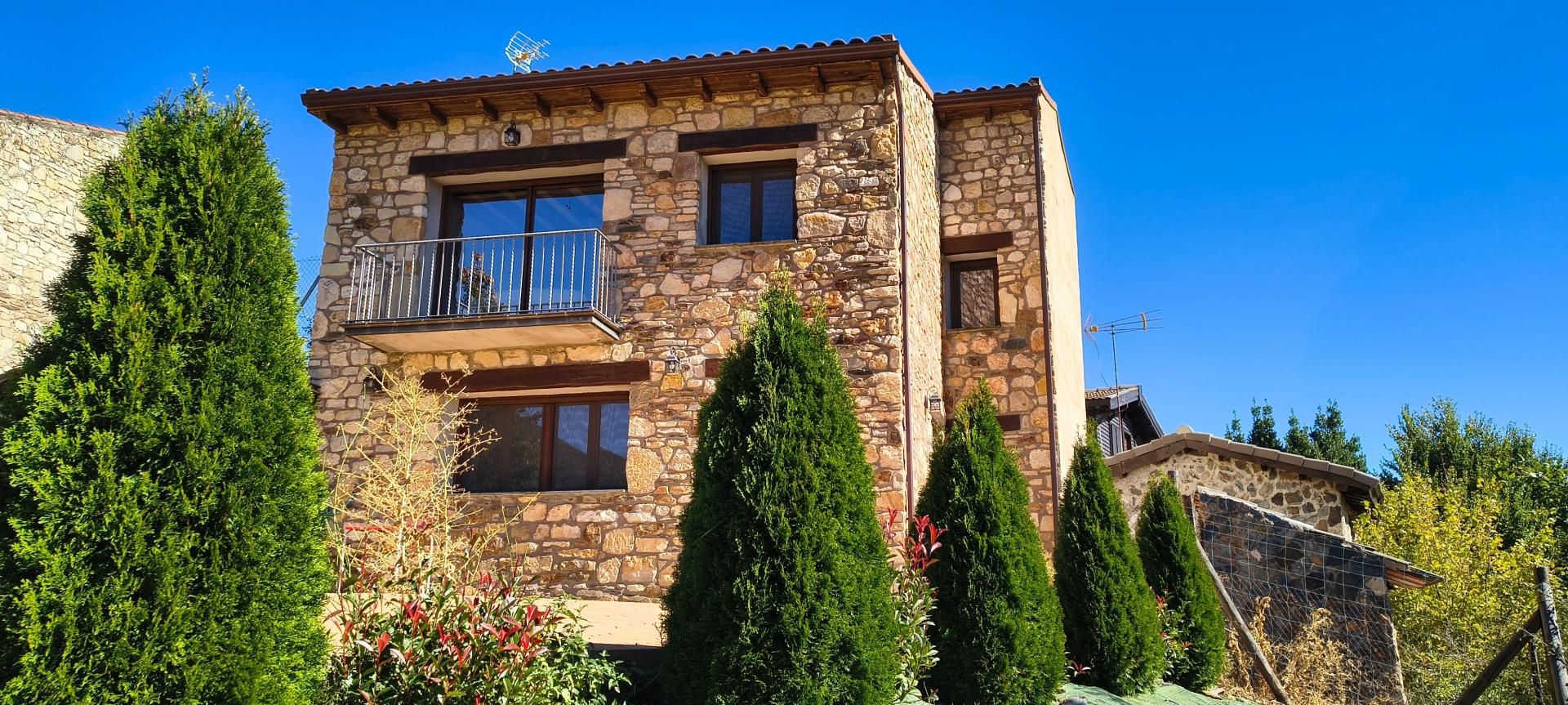 Vista exterior de Casa o xalet en venda en Tamajón amb Terrassa