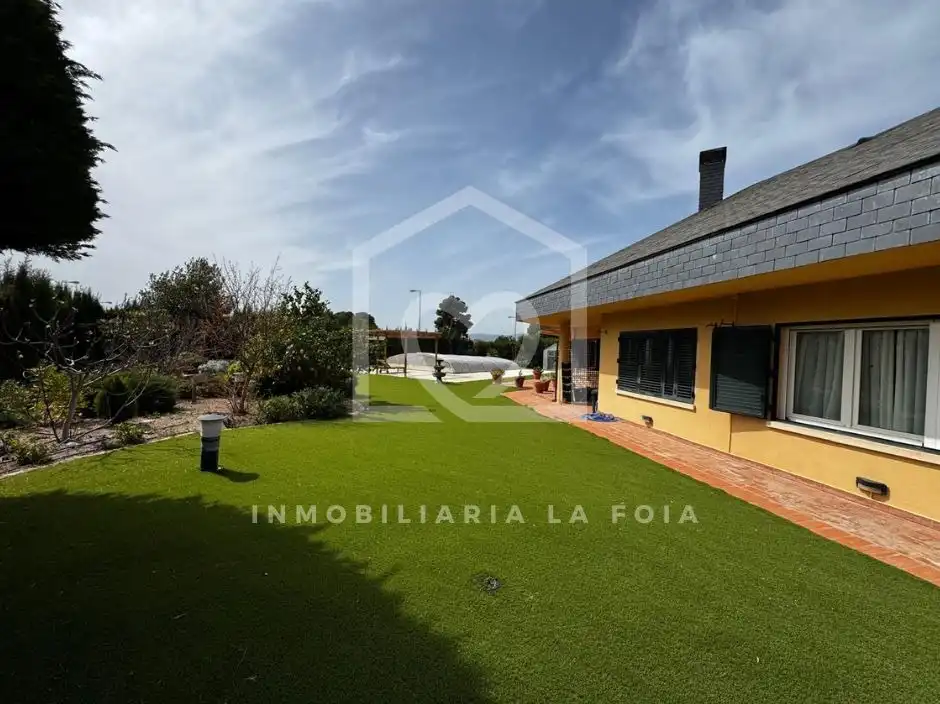 Vista exterior de Casa o chalet en venta en Ibi con Aire acondicionado, Calefacción y Jardín privado