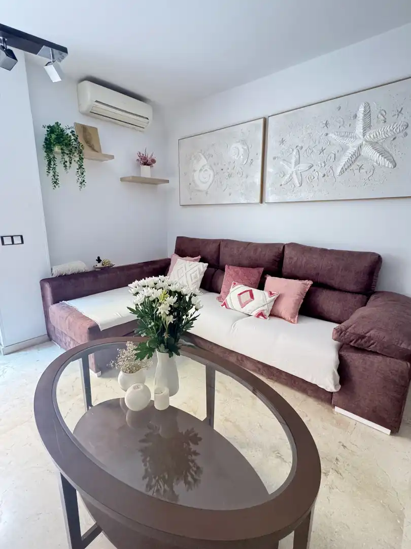 Wohnzimmer von Erdgeschoss zur Miete in Torremolinos mit Klimaanlage, Terrasse und Möbliert