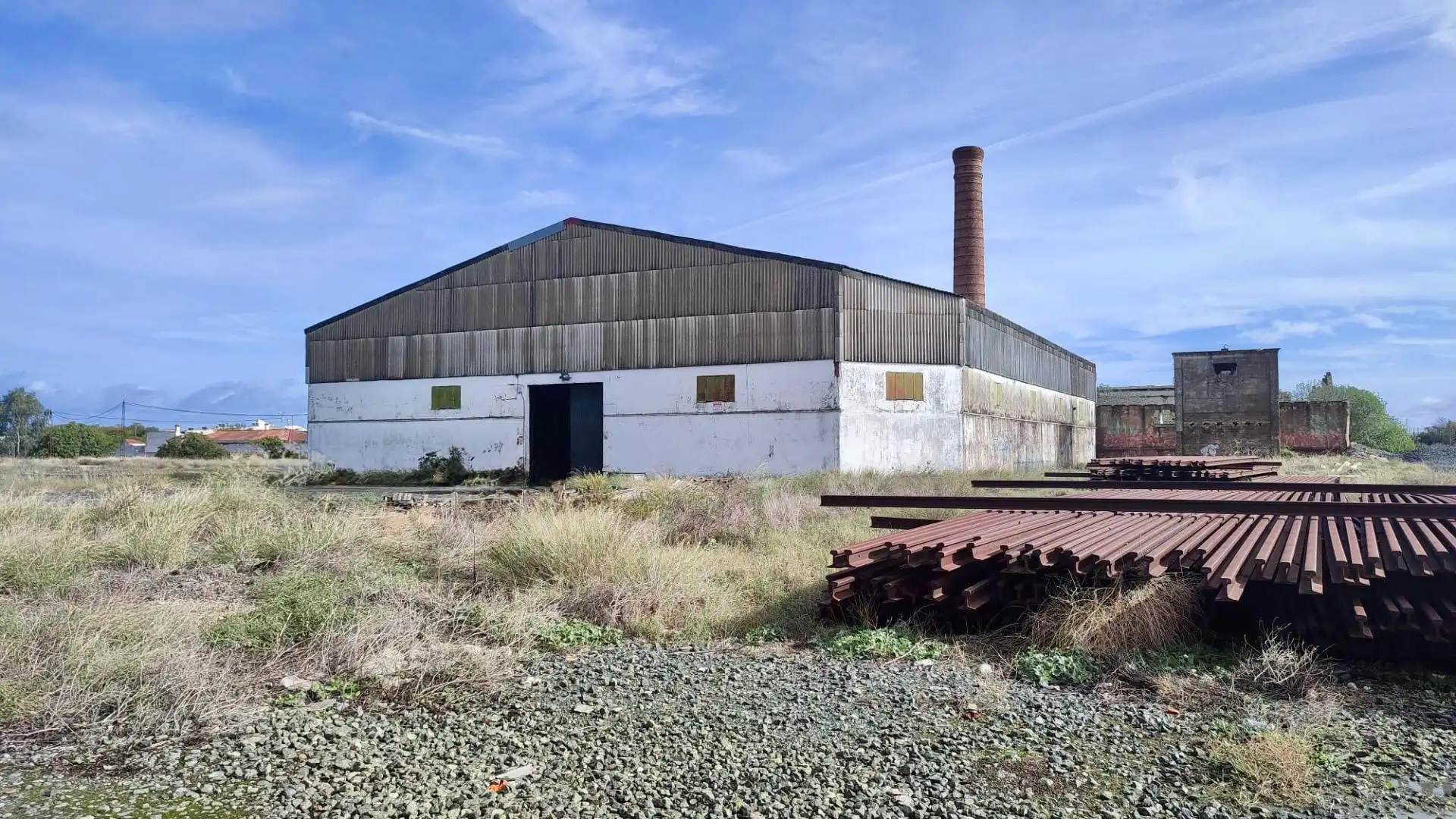 Vista exterior de Nave industrial en venta en Tocina