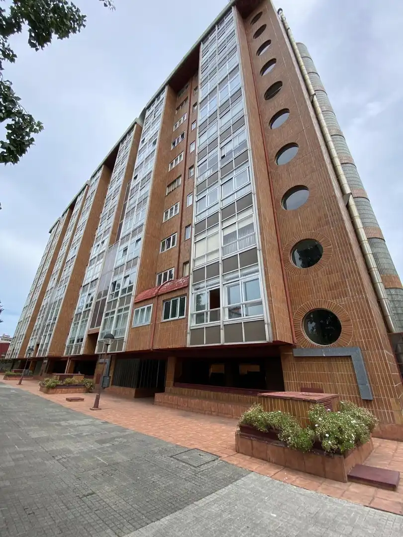 Vista exterior de Piso en venta en A Coruña Capital  con Calefacción y Trastero