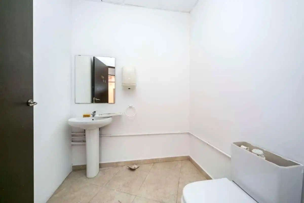 Badezimmer von Geschaftsraum zur Miete in Castellar del Vallès