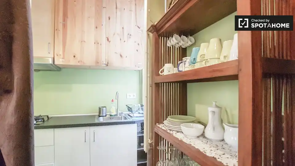 Kitchen of Flat for rent in Ciutat Vella