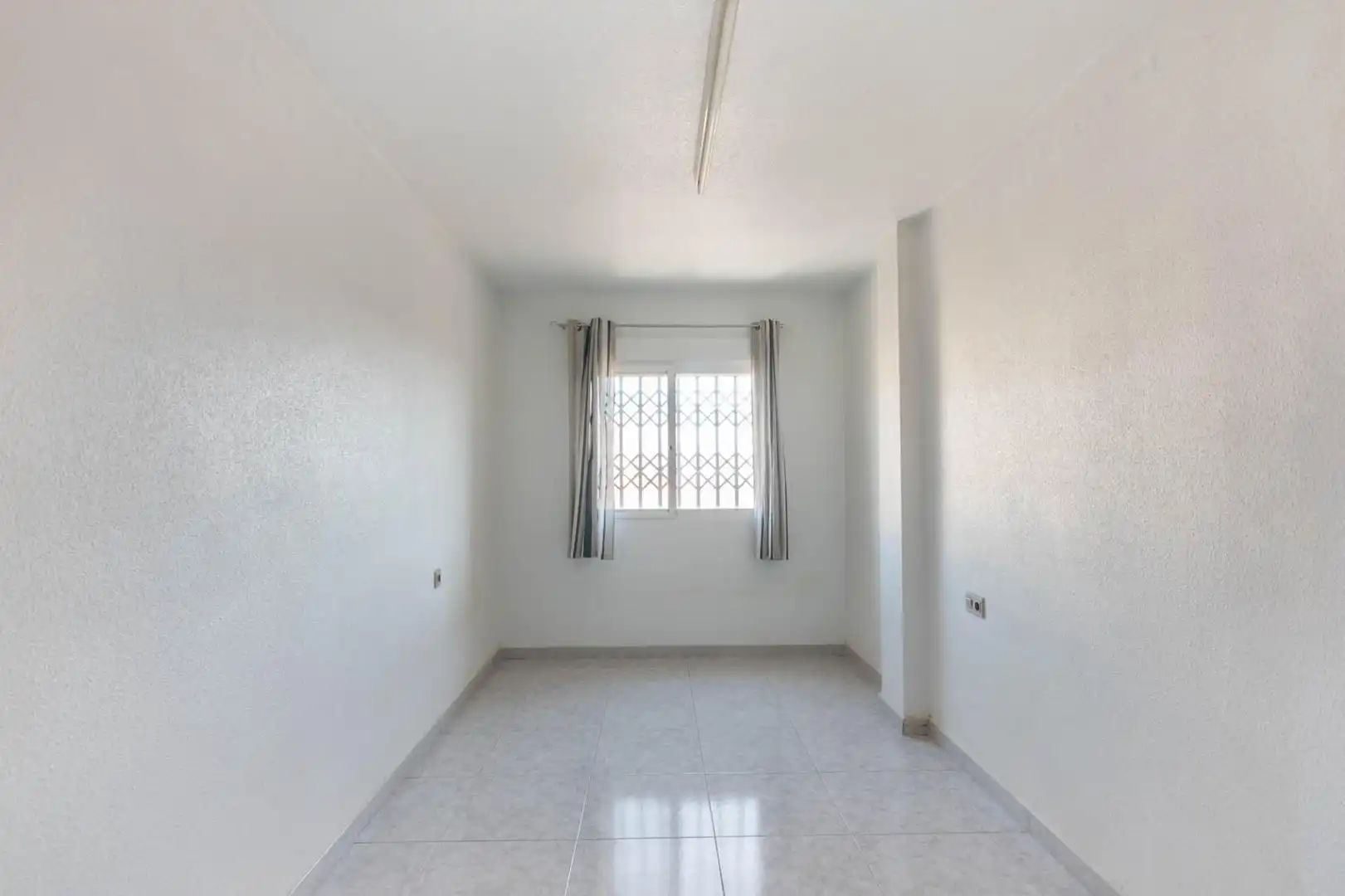 Schlafzimmer von Einfamilien-Reihenhaus zum Verkauf in Murcia mit Klimaanlage