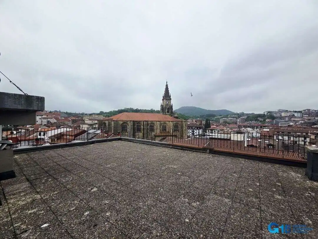 Terrassa de Pis en venda en Errenteria amb Calefacció, Traster i Moblat