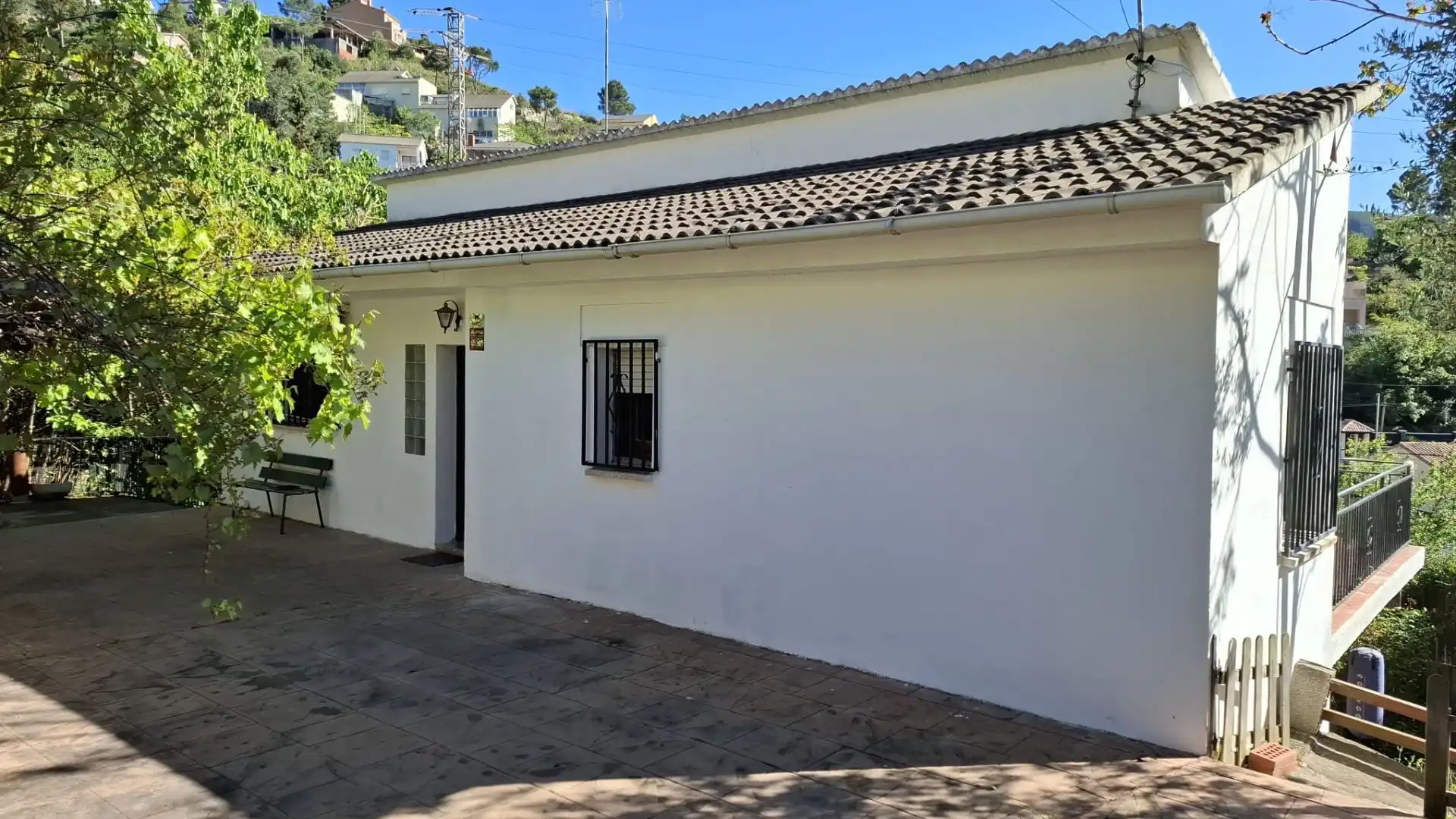 Vista exterior de Casa o chalet en venta en Vallirana con Terraza