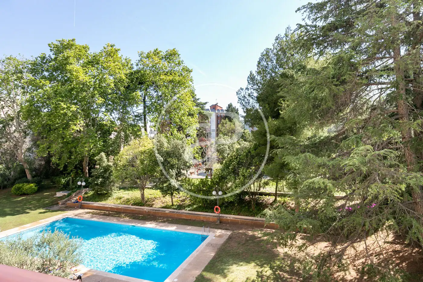 Piscina de Piso en venta en Barcelona con Aire acondicionado, Calefacción y Jardín privado