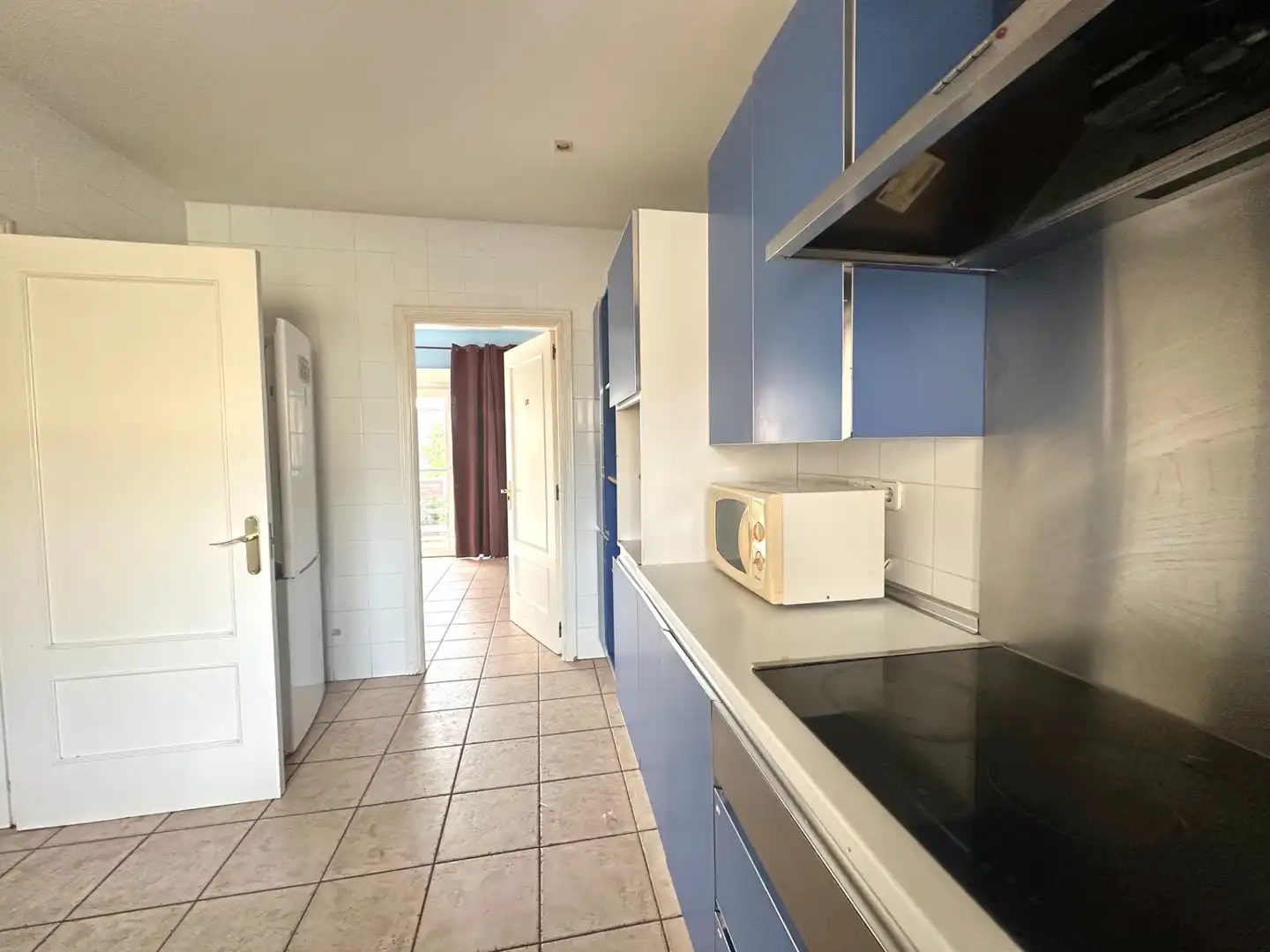 Cocina de Casa adosada en venta en Madrid con Aire acondicionado, Calefacción y Jardín privado