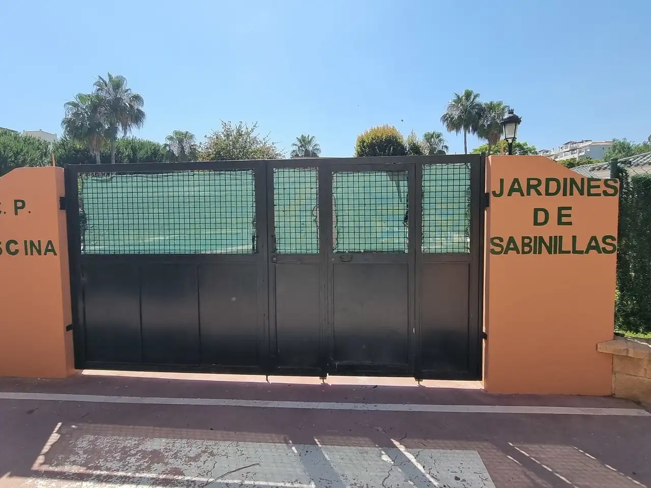 Aparcament de Apartament en venda en Manilva amb Terrassa i Piscina