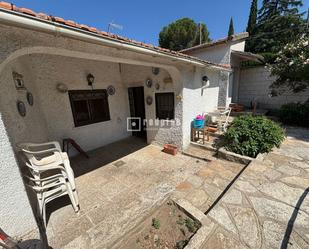 Jardí de Casa o xalet en venda en Cadalso de los Vidrios amb Piscina