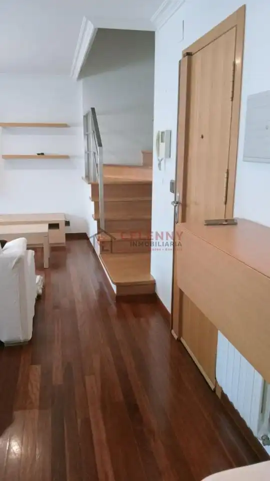 Dúplex de lloguer en Ourense Capital  amb Calefacció, Parquet i Traster