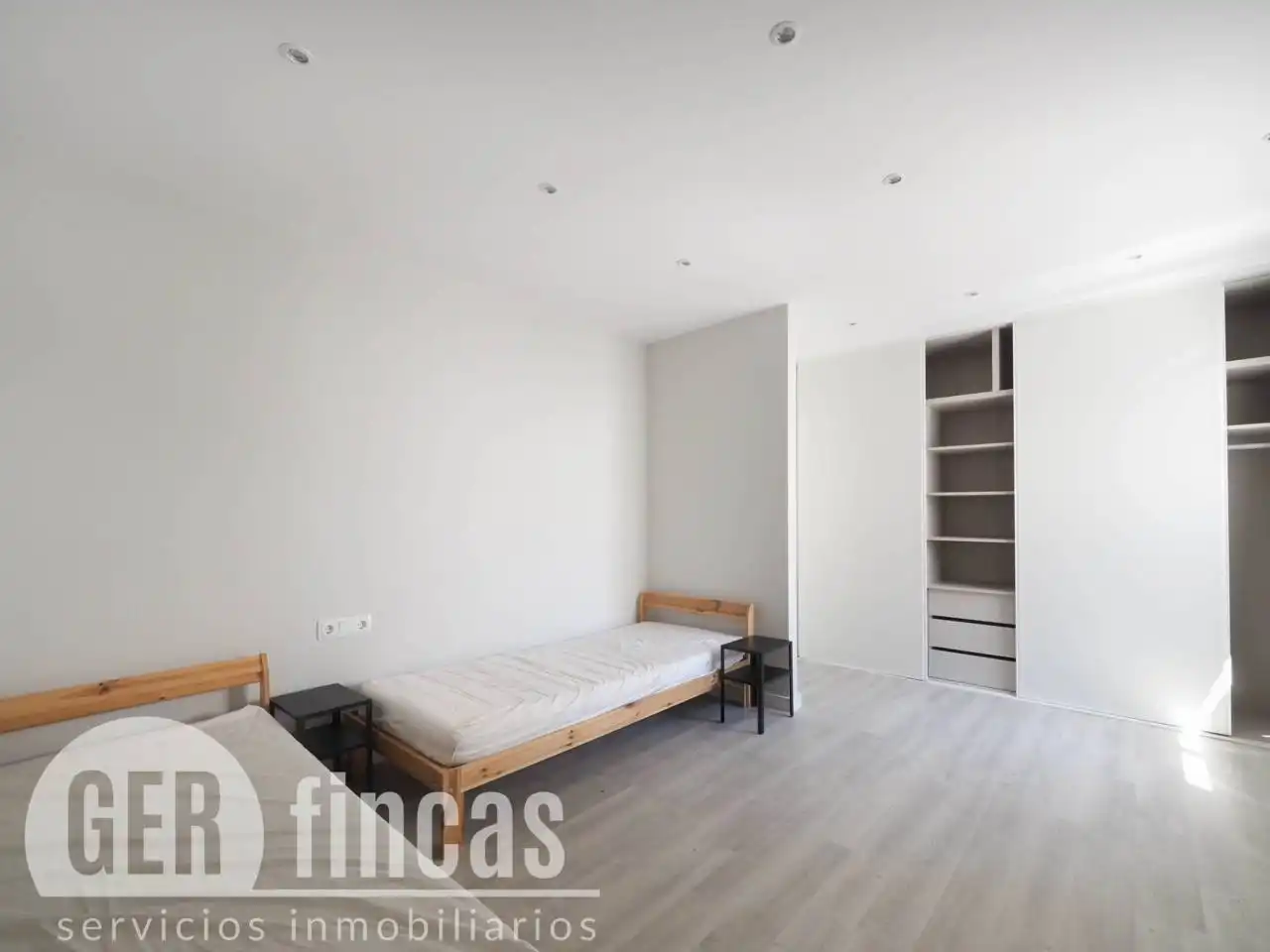 Flat for rent in Calle Josep Llimona, Poble Nou