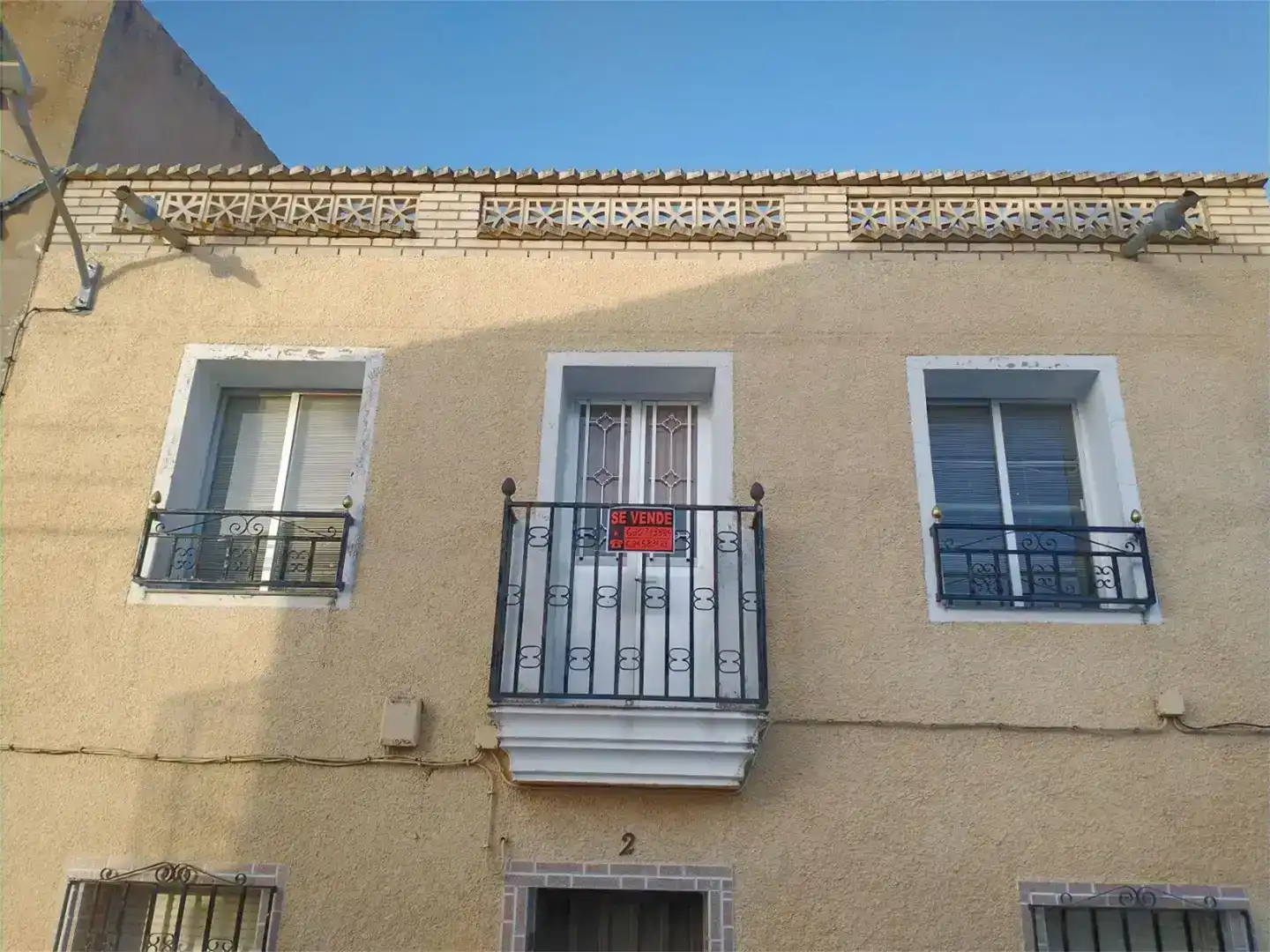 Vista exterior de Planta baja en venta en Malpartida de la Serena con Aire acondicionado, Amueblado y Balcón