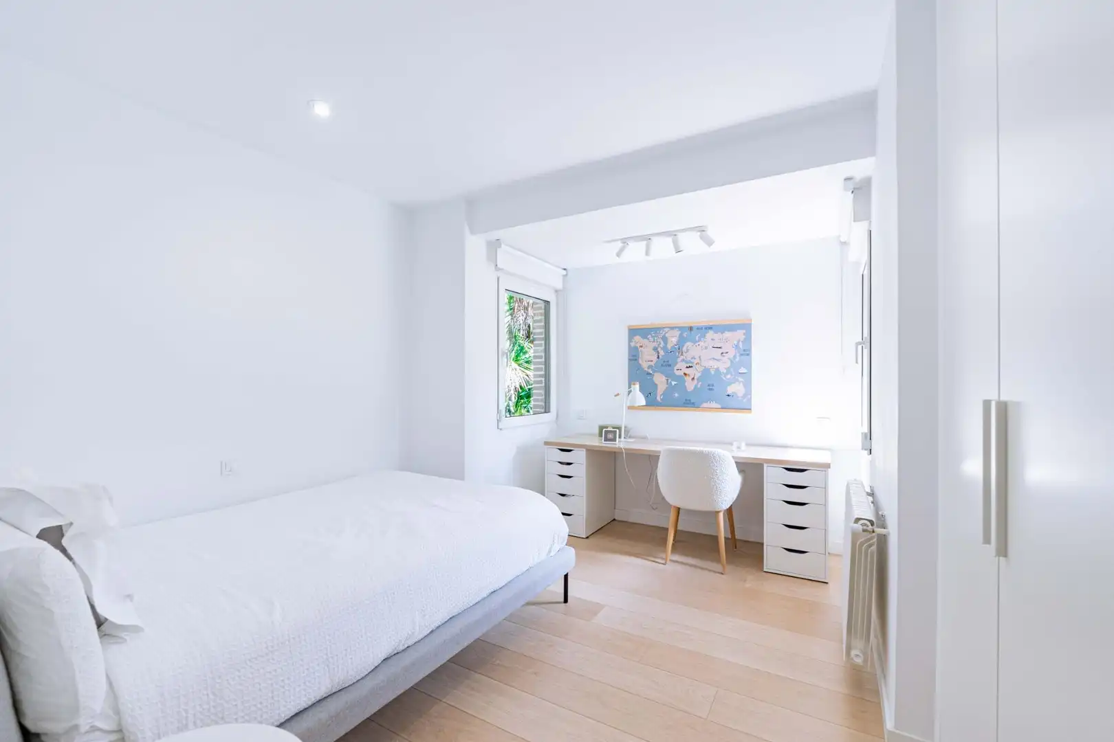 Schlafzimmer von Einfamilien-Reihenhaus zur Miete in Boadilla del Monte mit Klimaanlage, Heizung und Privatgarten