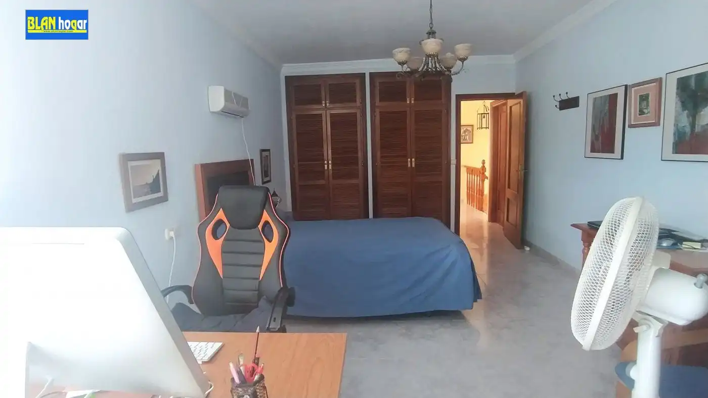 Casa amb piscina en venda a Calle Escritor González Valls, imagen 22