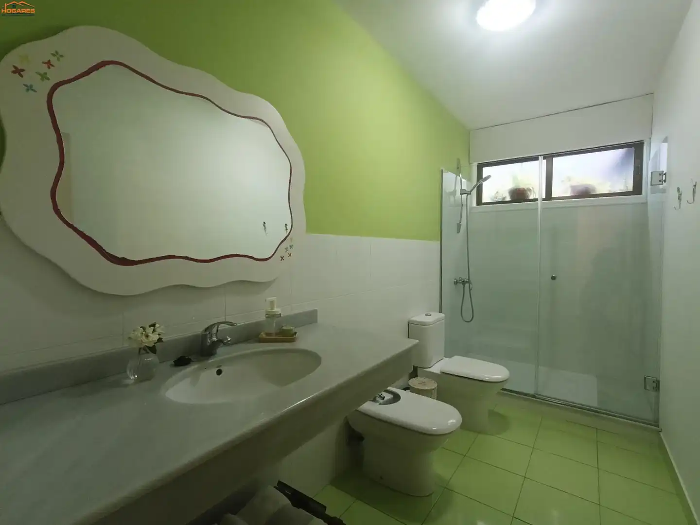 Baño de Piso en venta en Tomiño con Calefacción, Terraza y Balcón