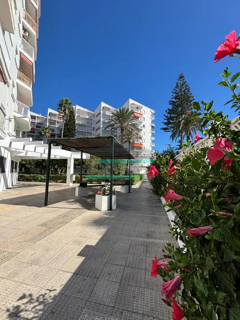 Außenansicht von Wohnung zum Verkauf in Salobreña mit Klimaanlage, Terrasse und Möbliert