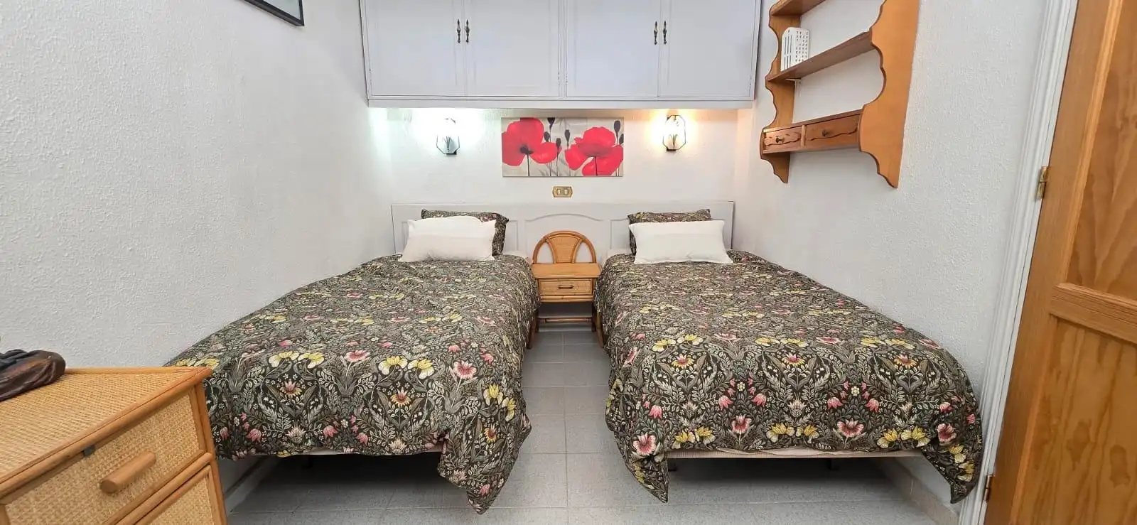 Habitación de Apartamento de alquiler en San Bartolomé de Tirajana con Amueblado, Balcón y Piscina comunitaria