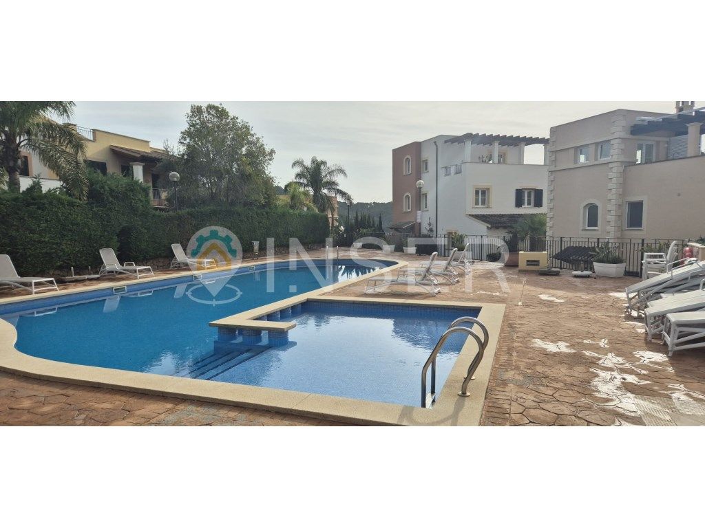 Piscina de Casa adosada en venda en Andratx