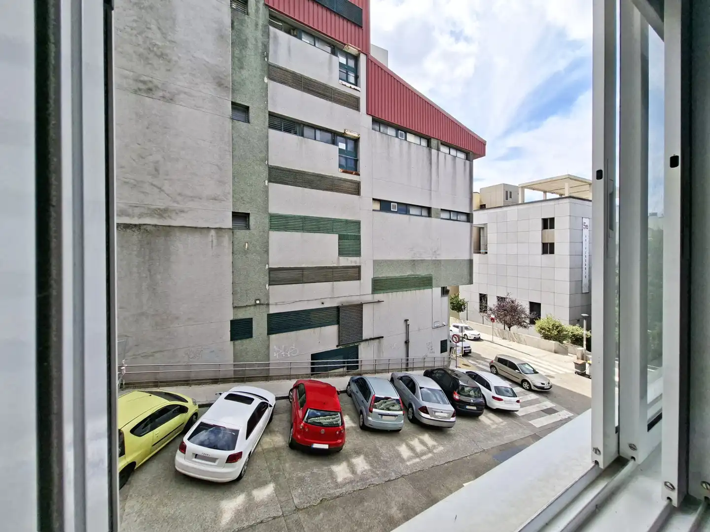 Vista exterior de Pis en venda en A Coruña Capital  amb Calefacció, Parquet i Traster