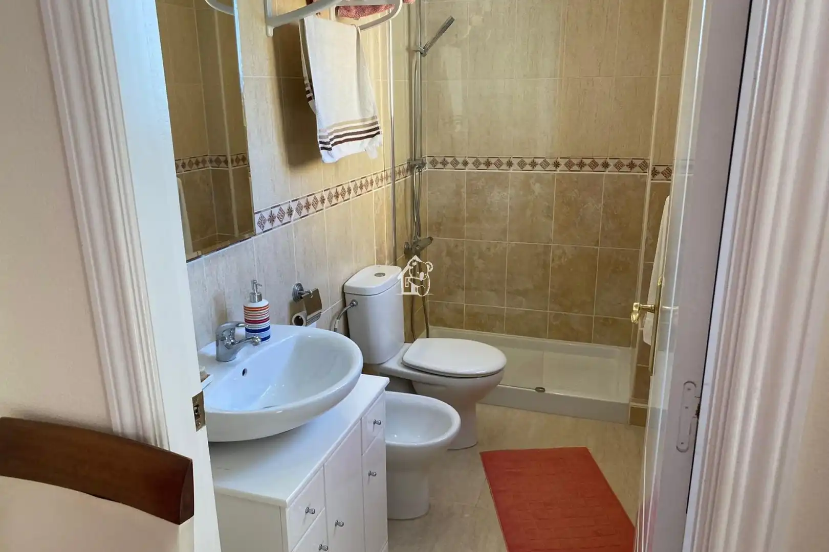 Baño de Apartamento de alquiler en Daya Nueva con Aire acondicionado, Terraza y Piscina