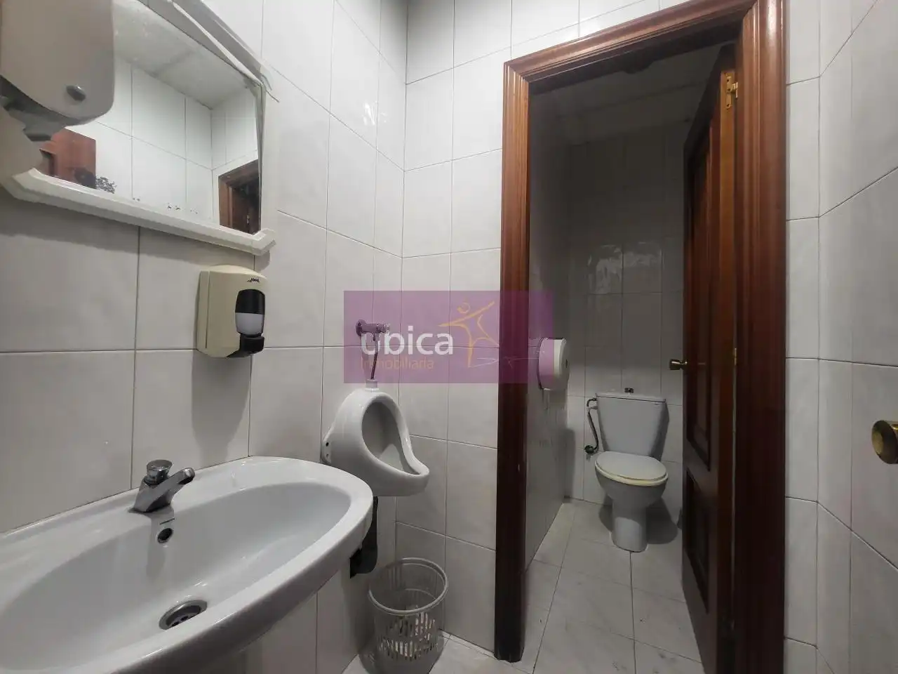 Bany de Local de lloguer en Salceda de Caselas amb Aire condicionat, Terrassa i Moblat