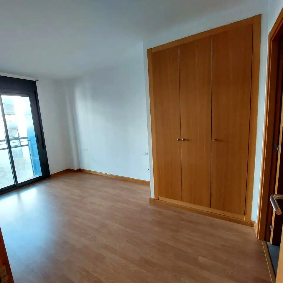 Habitación de Piso en venta en Vilafranca del Penedès con Calefacción, Parquet y Terraza