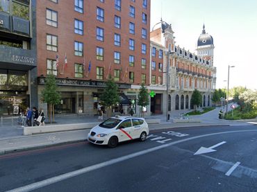 Einzelparkplatz mit Aufzug zur Miete in Plaza de España 7