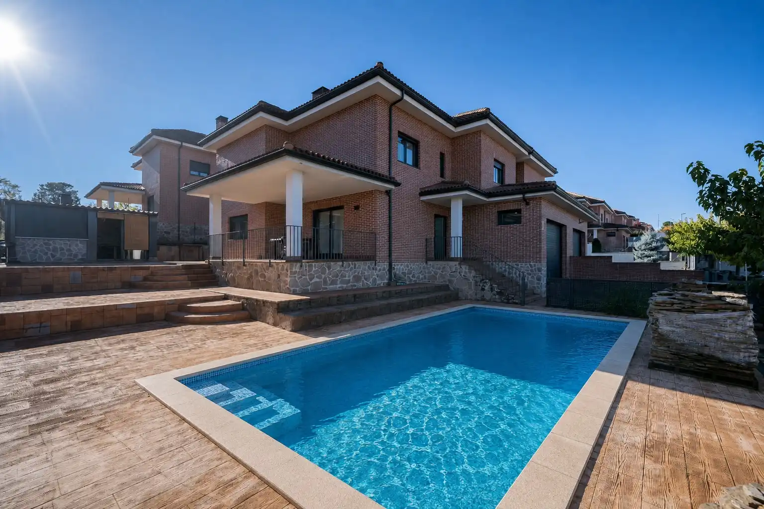 Piscina de Casa o chalet en venta en Miraflores de la Sierra con Aire acondicionado, Calefacción y Jardín privado