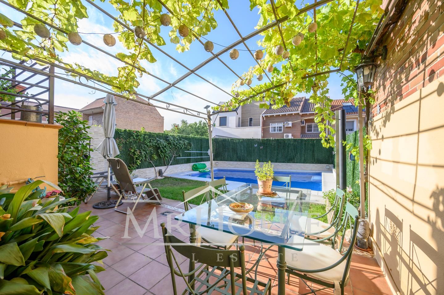 Jardí de Casa o xalet en venda en Parla amb Aire condicionat, Calefacció i Jardí privat