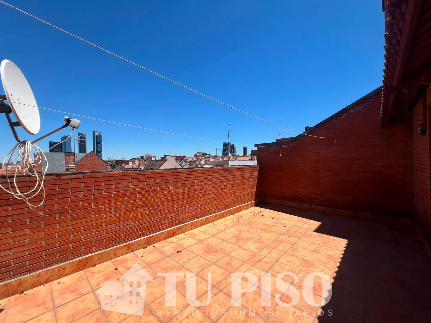 Terraza de Piso en venta en Madrid con Calefacción, Terraza y Amueblado