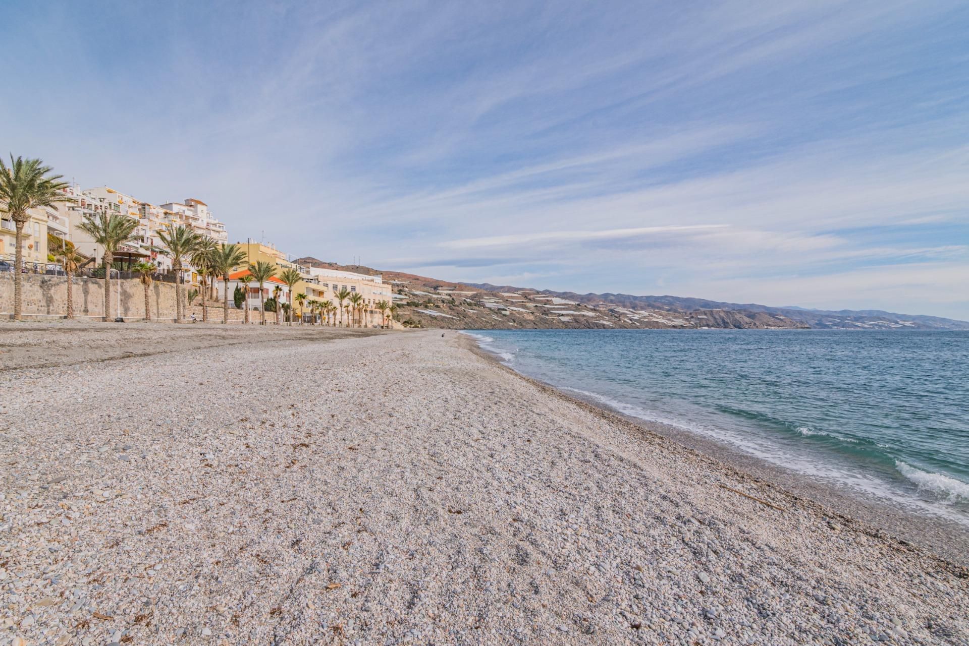 Außenansicht von Wohnung zum Verkauf in Gualchos mit Terrasse