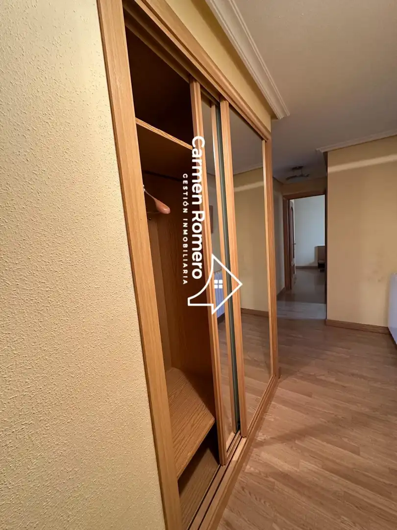 Apartamento de alquiler en Villamayor con Calefacción y Amueblado
