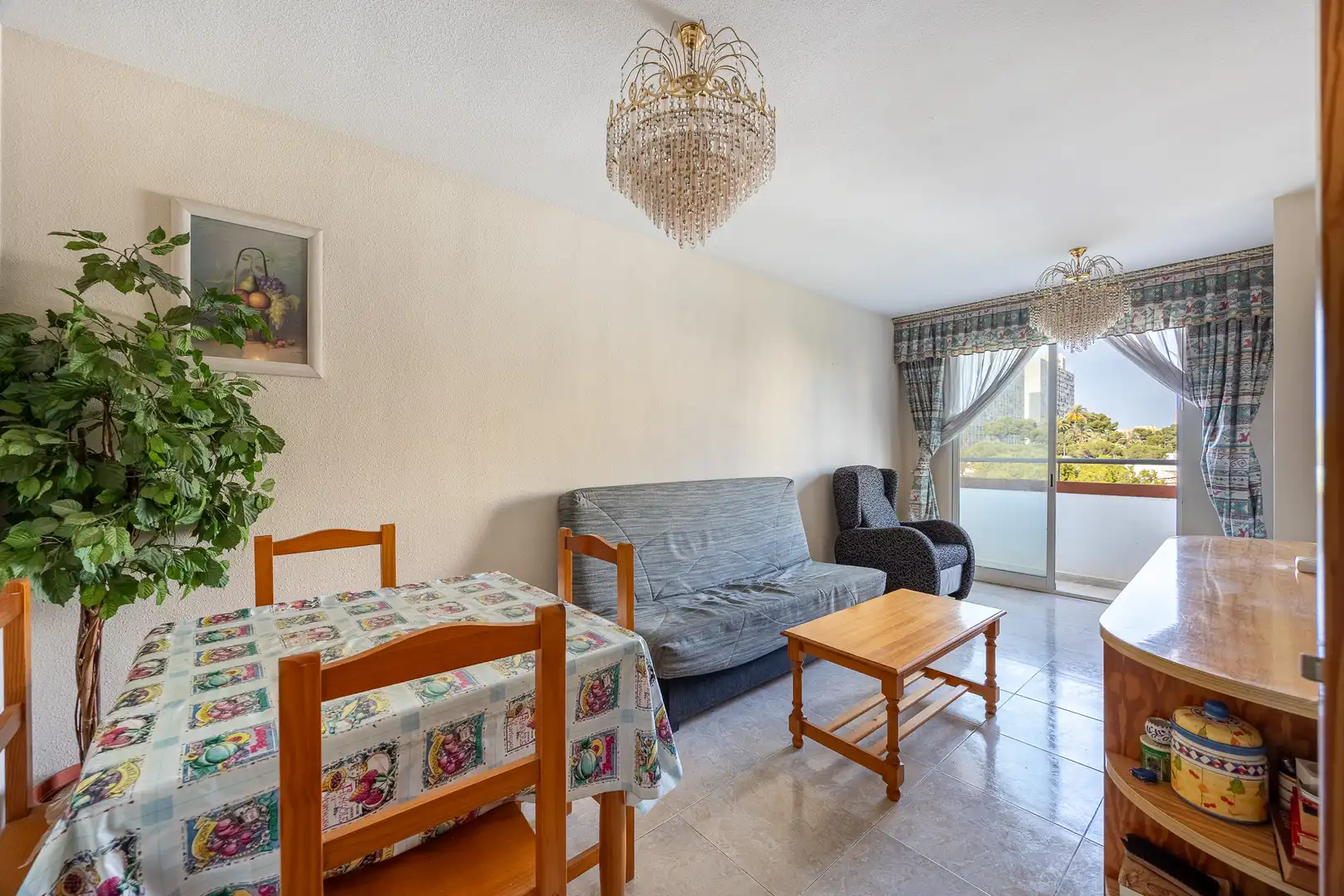 Sala d'estar de Pis en venda en Benidorm amb Moblat i Balcó
