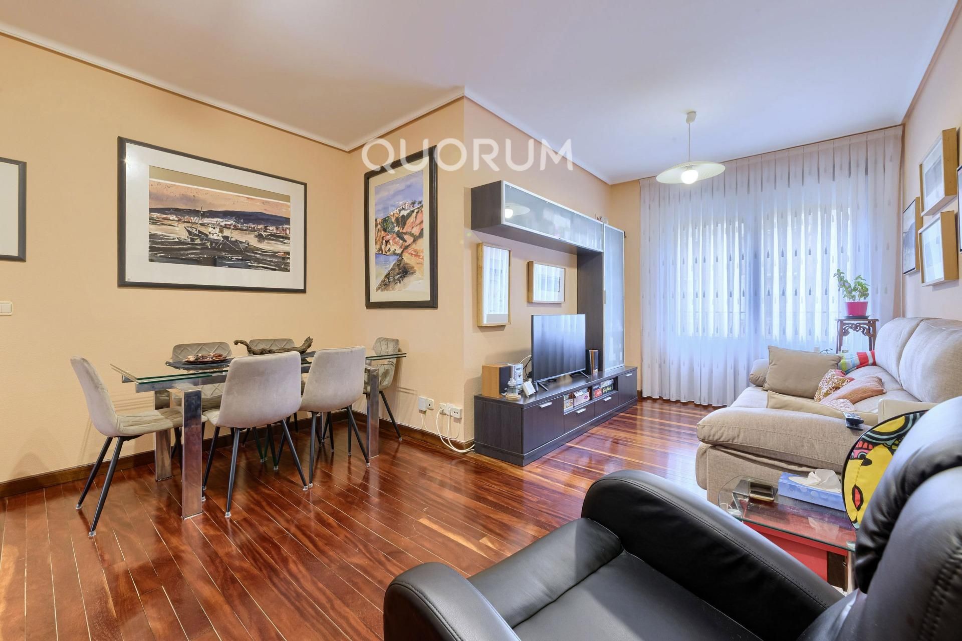 Sala de estar de Piso en venta en Barakaldo  con Amueblado