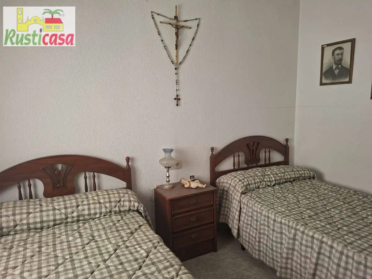 Habitación de Apartamento en venta en Bailén con Amueblado y Balcón