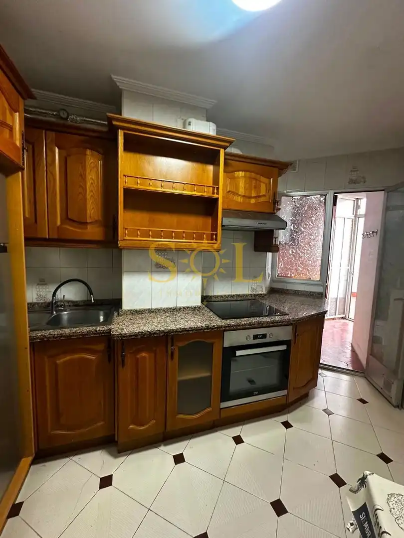 Küche von Wohnung zum Verkauf in León Capital  mit Parkett, Terrasse und Möbliert